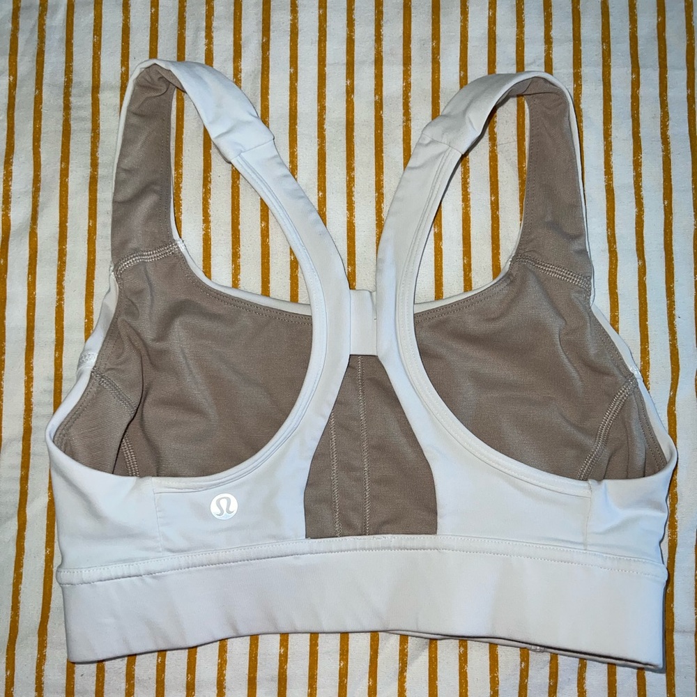 LULULEMON WHITE SPORTS BRA